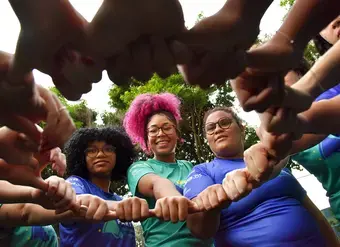 El deporte es una herramienta poderosa para la transformación social y el empoderamiento, capaz de enseñar a destacadas deportistas jóvenes del Brasil valores inherentes como el trabajo en equipo, la resiliencia, la autonomía, la autoestima y el liderazgo, además de promover mensajes positivos en un entorno festivo